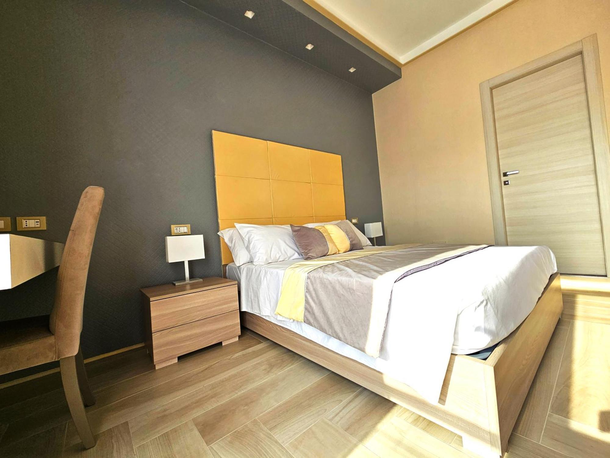 Astoria Boutique Suites Лечче Экстерьер фото